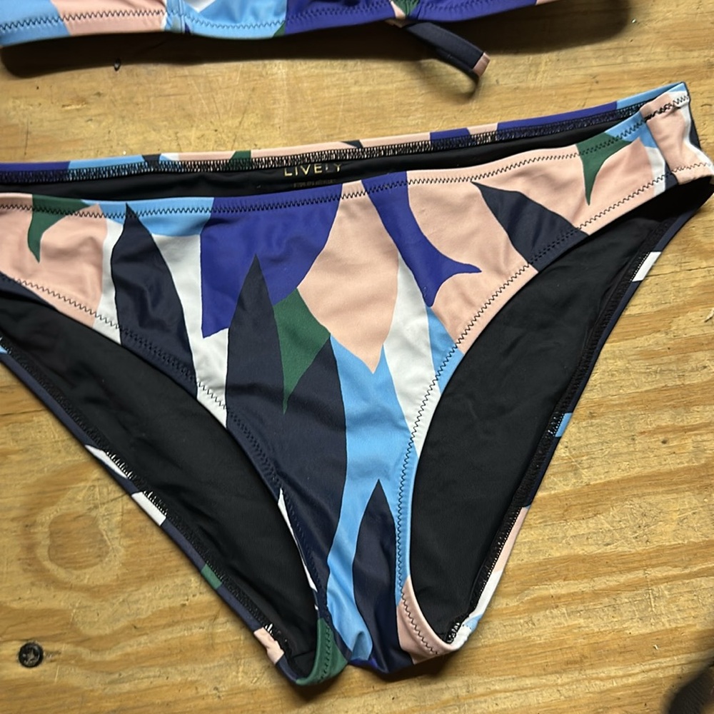 Lively bikini Colorful Patterned Bikini Set - Picture 2 of 3